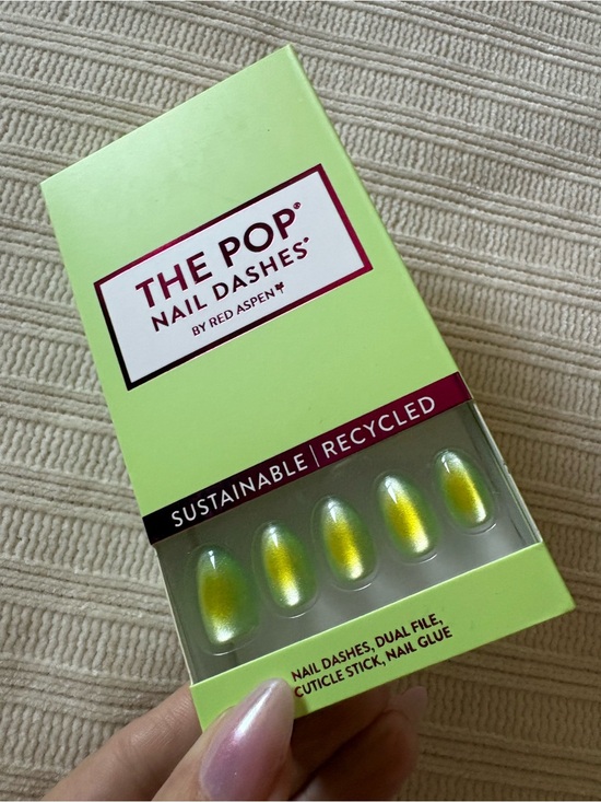 Red Aspen Other - Red Aspen The Pop Nail Dashes Green Press-On Nails Center of Attention Allison
